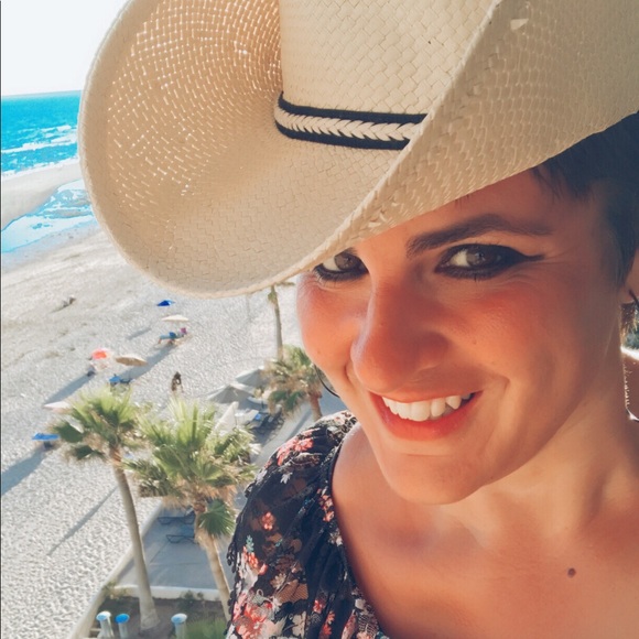 Welcome! 👚👖👓👜👡🎉 - Picture 2 of 2